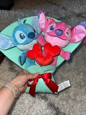 Disney Stitch & Angel Valentine Plush Bouquet Hearts Lilo & Stitch 12”